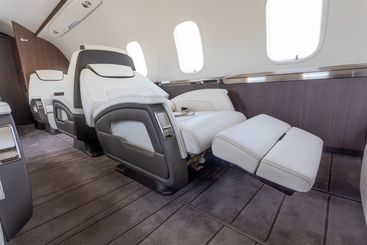 Challenger 350 Cabin with relaxing seat